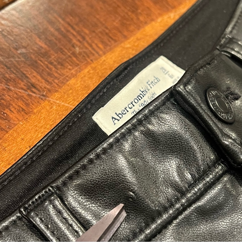 NEW Abercrombie & Fitch The 90s Straight Ultra High Rise Faux Leather Pant 28/6 - Picture 14 of 16
